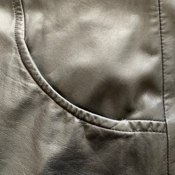 Ladies 3/4 length vintage black leather coat excellent. - Picture 3 of 7